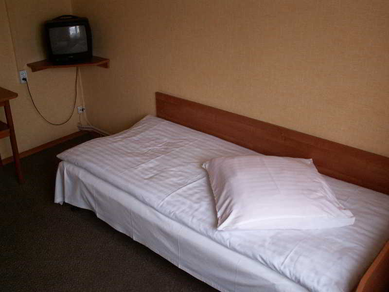 Hotel Pod Debem Tarnów エクステリア 写真