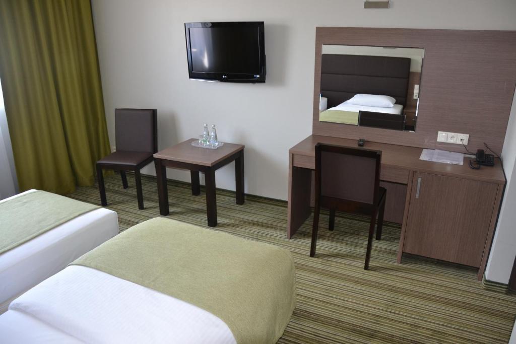 Hotel Pod Debem Tarnów 部屋 写真